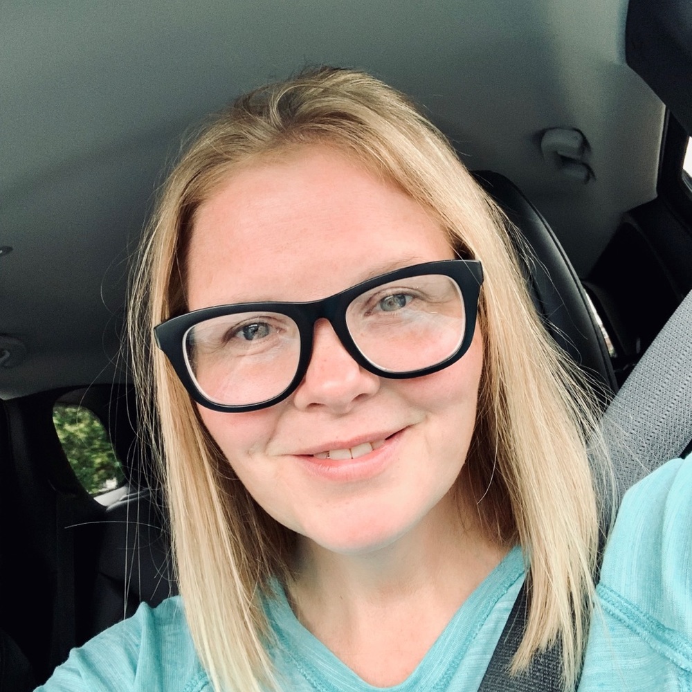 Meet your Posher, Angelia
